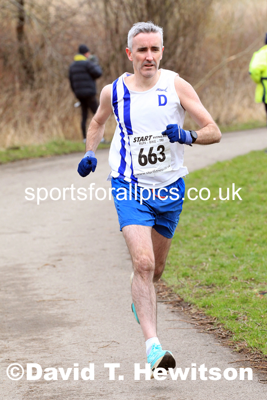 Senior men and veteran men over-40s NECAA Road Relay Champs., Hetton Lyons Park, Hetton le Hole, County Durham. Photo: David T. Hewitson/Sports for All Pics